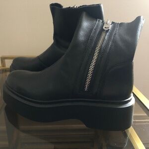 Zara black leather chunky platform ankle boots-size 38